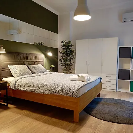 Apartment Newly Refurbished In The City Center